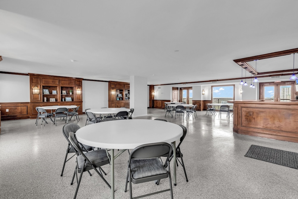 Bluewater Resort 406