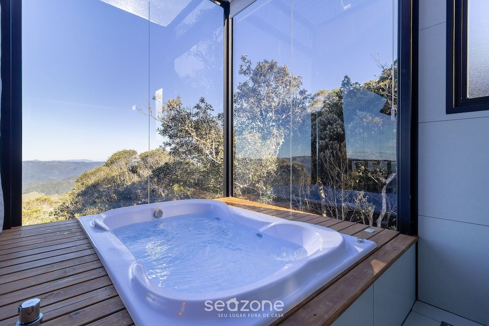 Cabana jacuzzi e vista na serra VST036