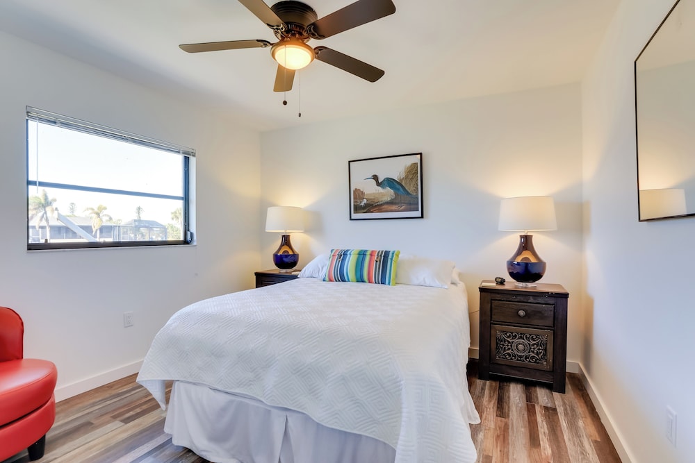 Riverfront Gem w/ Hot Tub & Pool in Port Charlotte