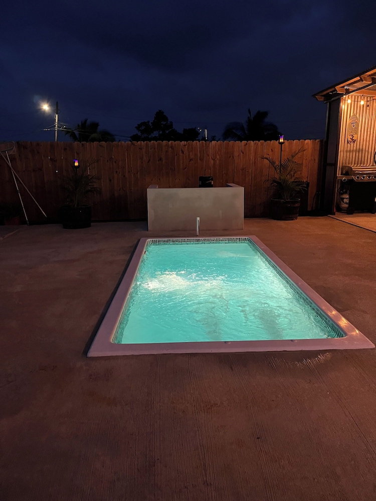 El Camper with private pool