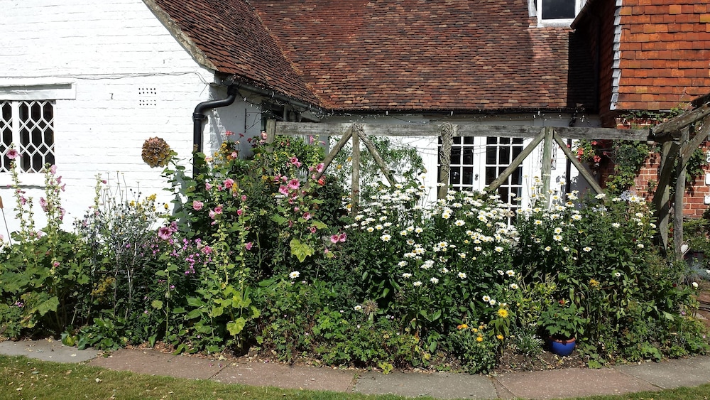 Strawberry Cottage B&B