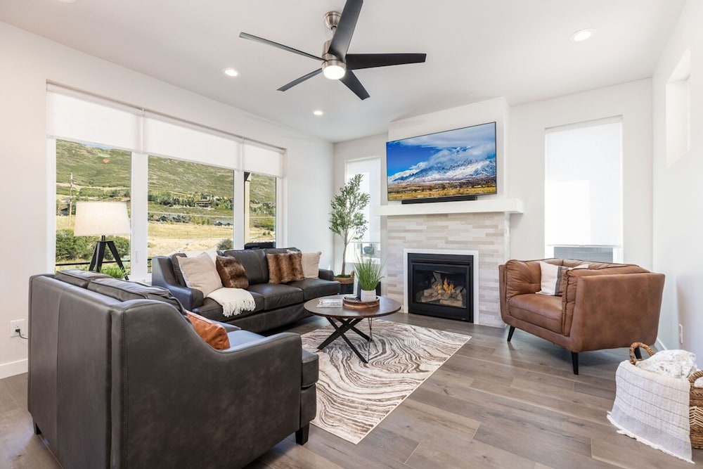 Hot Tub- Spacious-4br-deer Valley-mountain-view