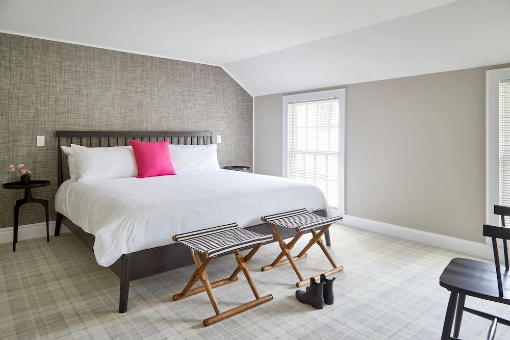 The Kent Collection - The Firefly Inn