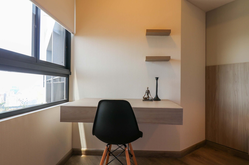 w Grandiose 1BR w Great Balcony in Miraflores