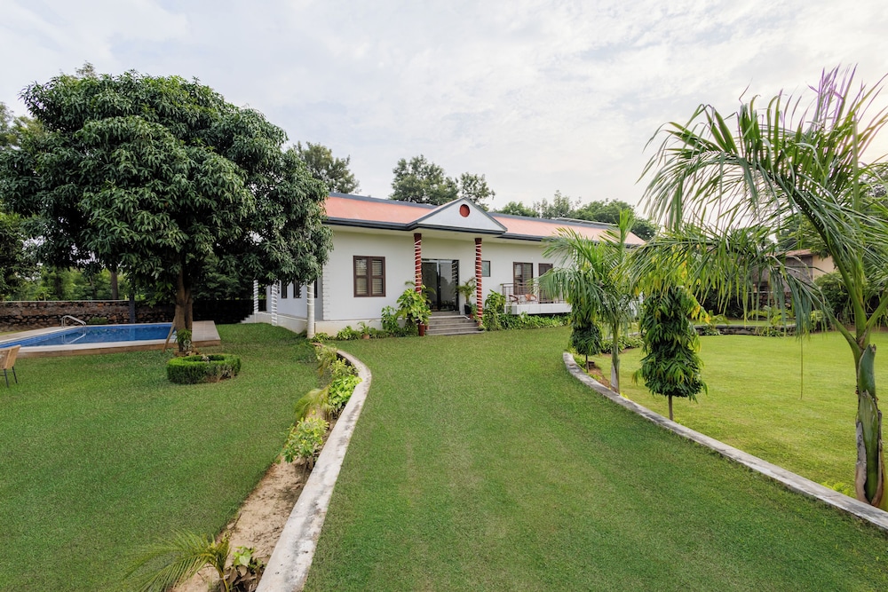 Alaya Stays 5 BHK Pet friendly with pvt pool - Ashirwad Farms