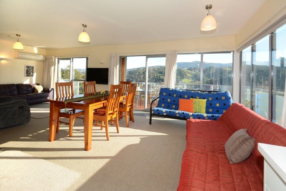 Baldwin Street BNB