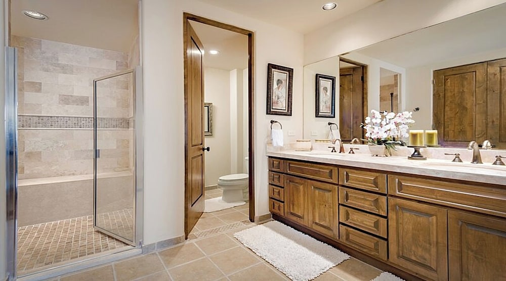 Condo Bella Sirena 805 C by Kivoya