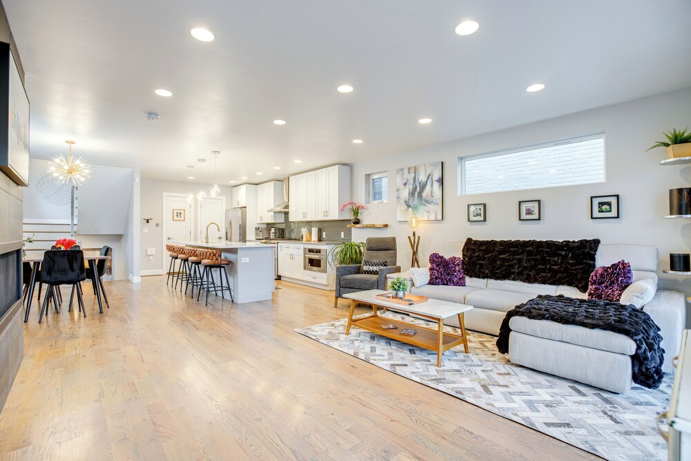 1 Mi to Dtwn Denver: Sleek Duplex w/ Rooftop Deck!