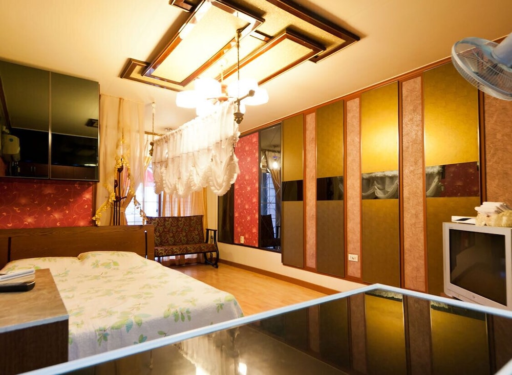 Taean White Sand Pension