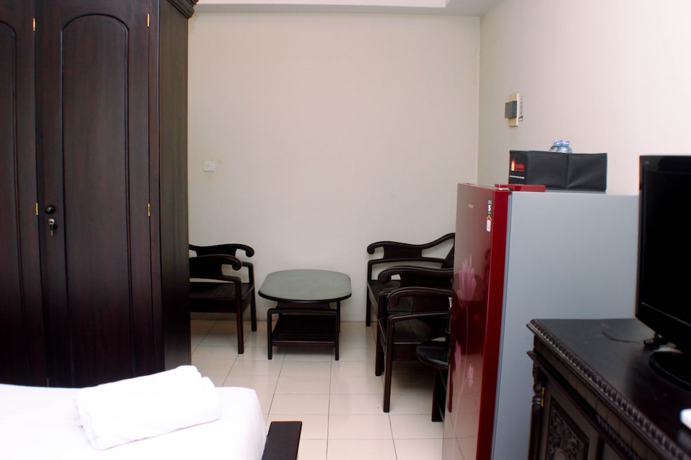 Comfort Studio (No Kitchen) At Metropark Condominium Jababeka Apartment view 2
