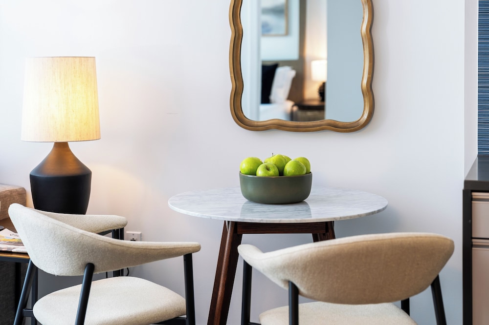 Luxury Apartments by Hyatus Downtown Boston