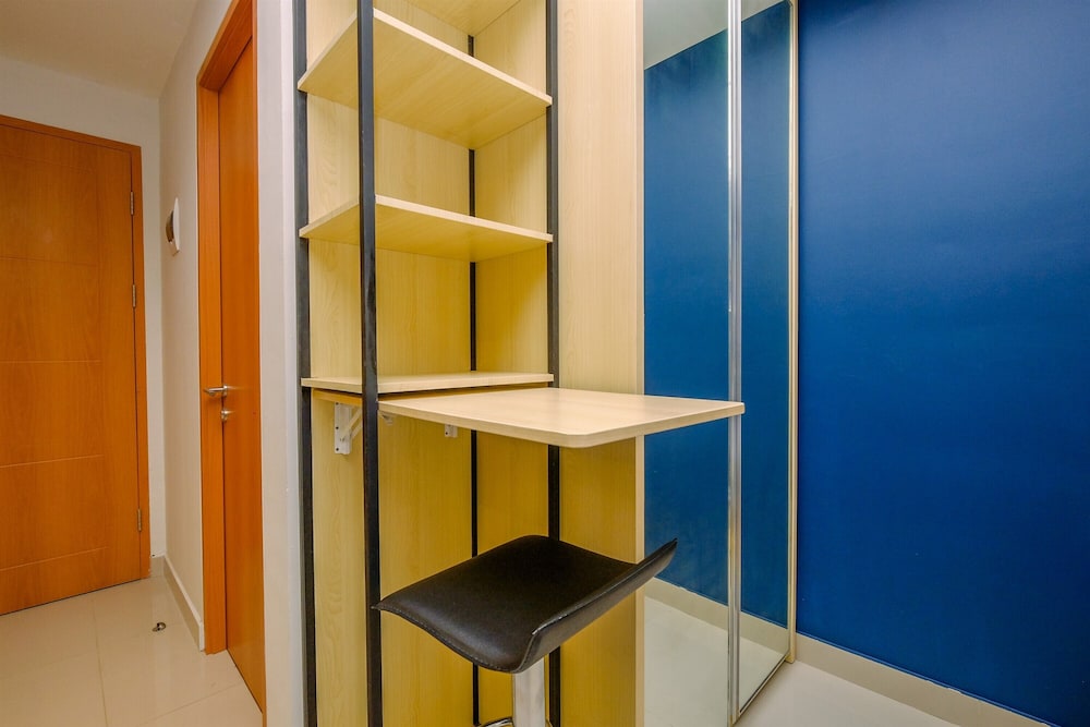 Comfy and Minimalist Studio with City View at Evenciio Margonda Apartment