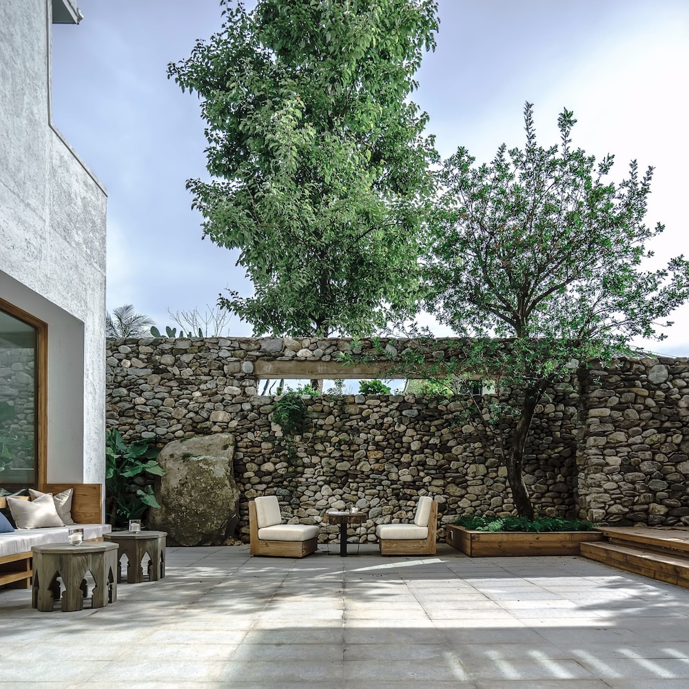 Sunyata Pure House