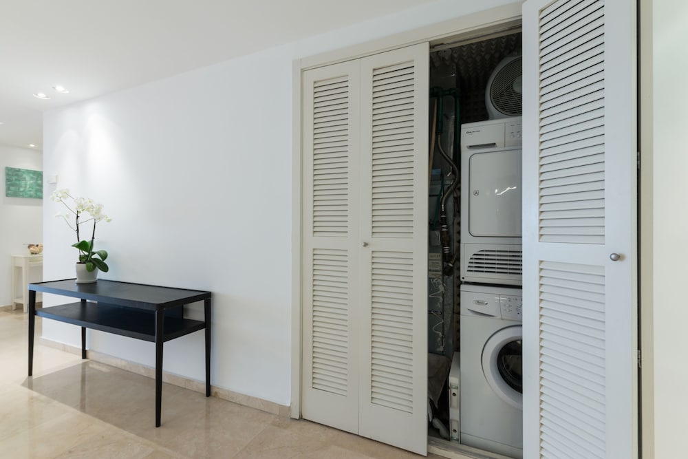 High Class Condo at Marina by FeelHome
