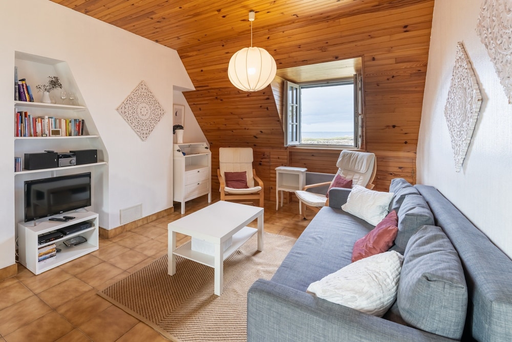 Apartment in Lampaul-plouarzel by the Beach