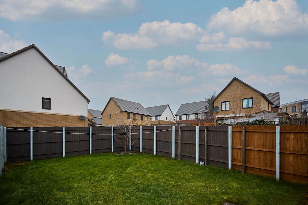 Host Stay Chippenham Close