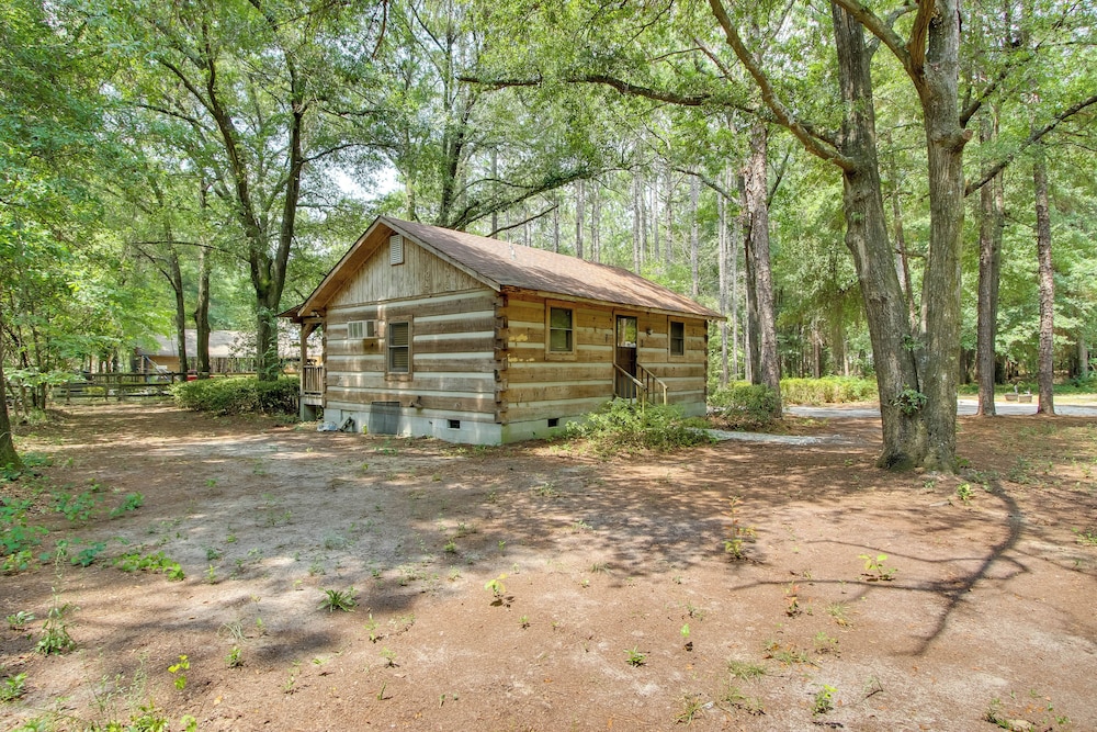 Golfer's Getaway: Hephzibah Home w/ Pool Access