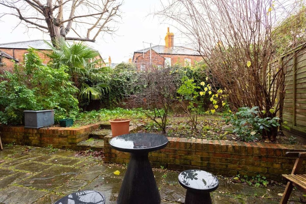 The Glasshouse Escape - 5BDR Victorian Jewel with Modern Twists in Jericho