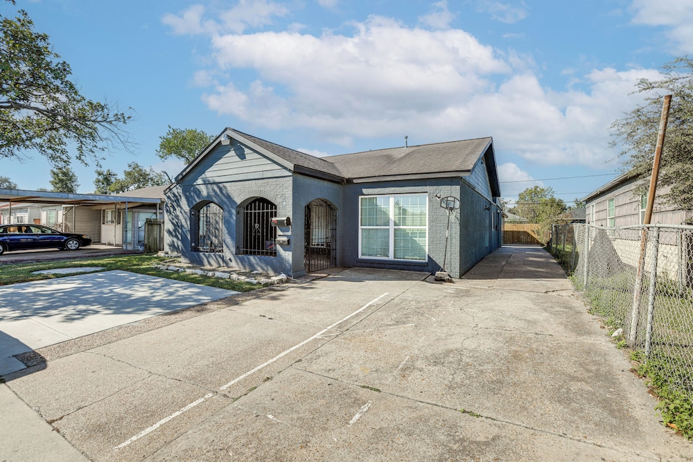 Prime I-10/610 Access! Houston Home Base
