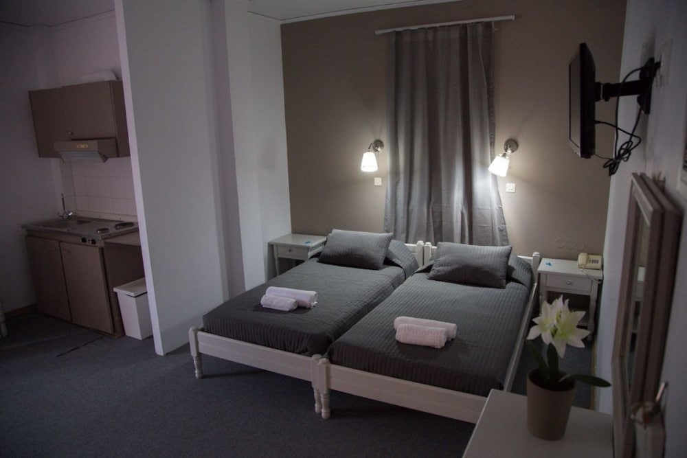 Olive Press Hotel & Apartments
