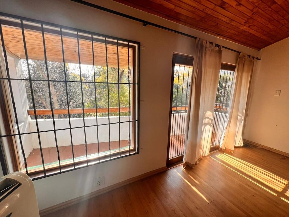Oaktree Guest House