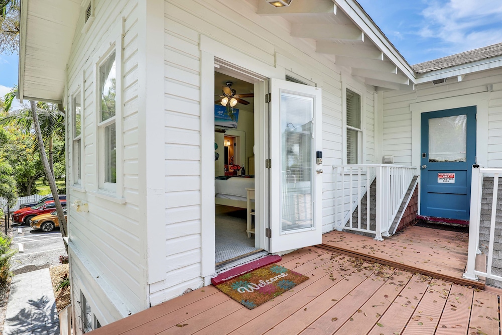 Hibiscus House Bed Breakfast Seashell Room
