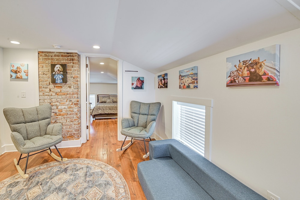 Family-friendly Louisville Gem: Prime Location!