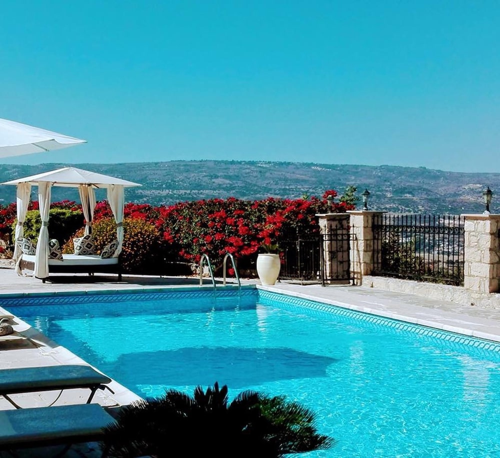 Private Villa, sea Views, Outdoor Bar, Heated Pool
