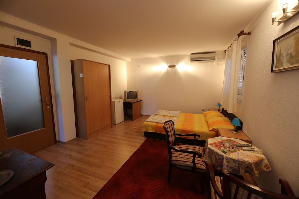 Apartments Boulevard view 2