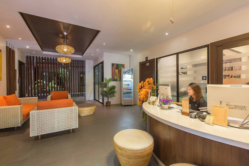 Emerald 307 - Studio With Balcony and Shared Pool