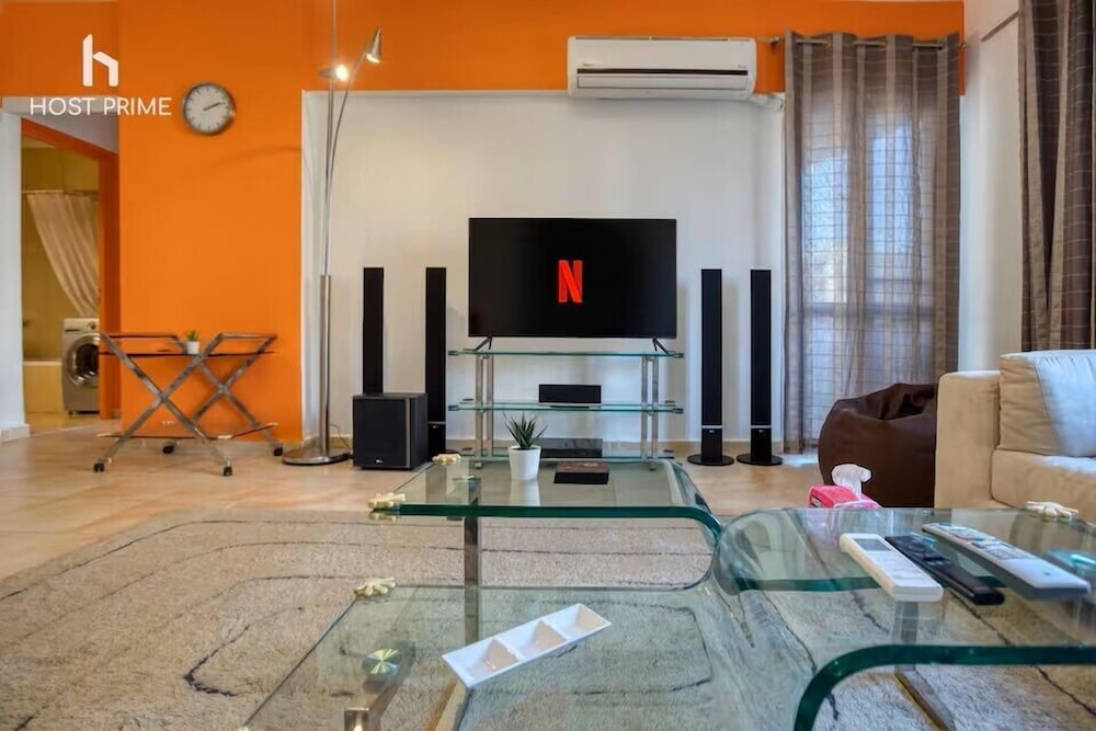 Comfy Apartment in Rehab City
