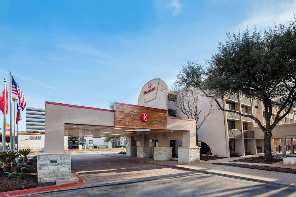Hotel Ramada by Wyndham Austin South - Image 1