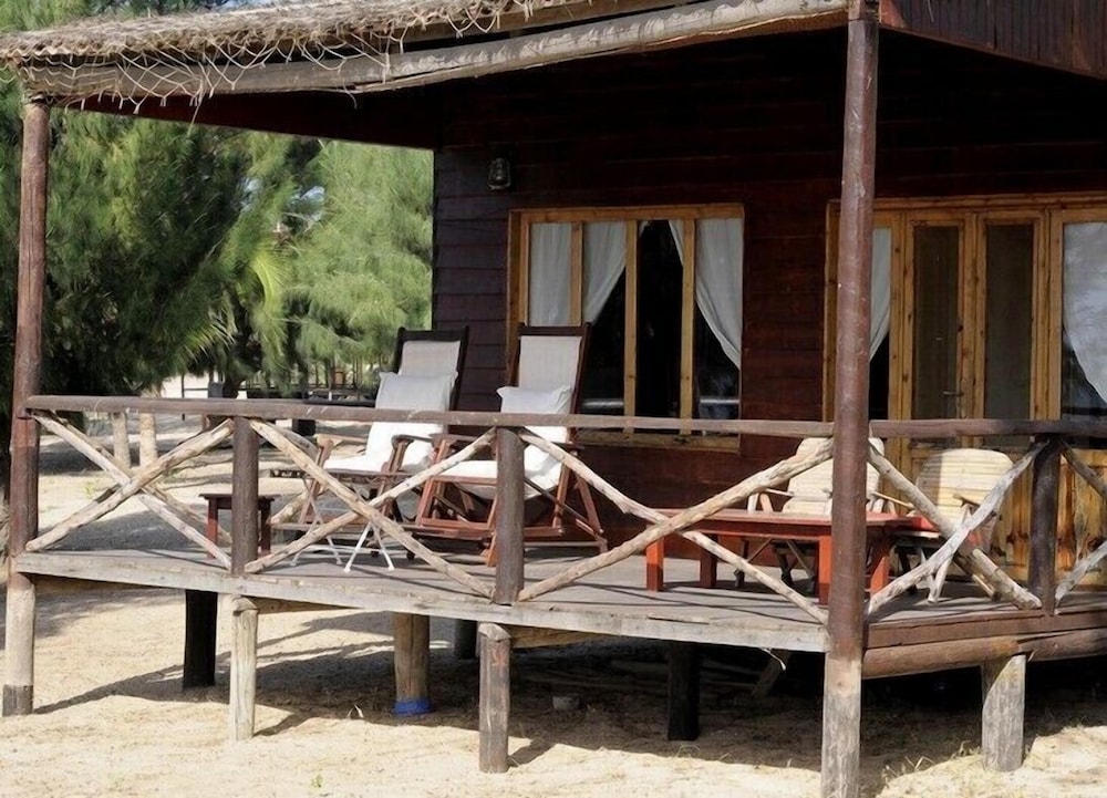 Campement Lodge Océan & Savane