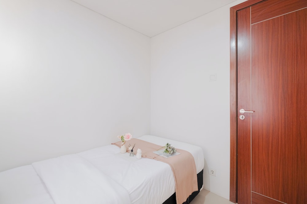 Cozy and Sweet 2BR Apartment at Vittoria Residence