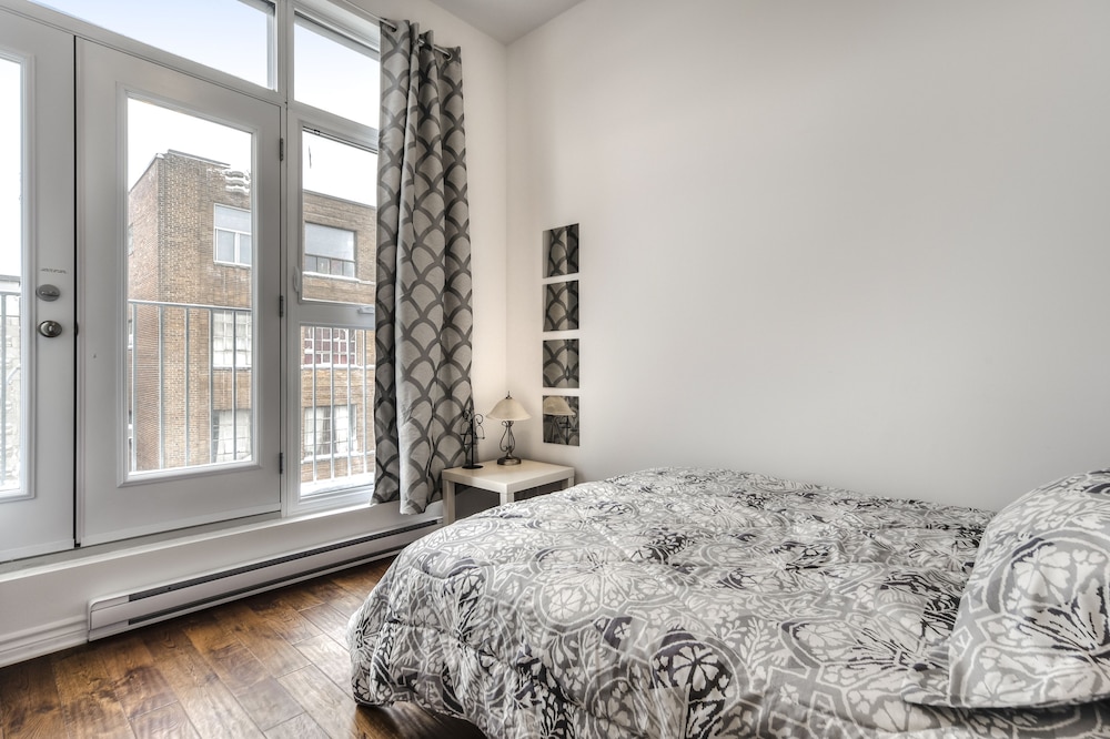 St Laurent Apartments - Image 2