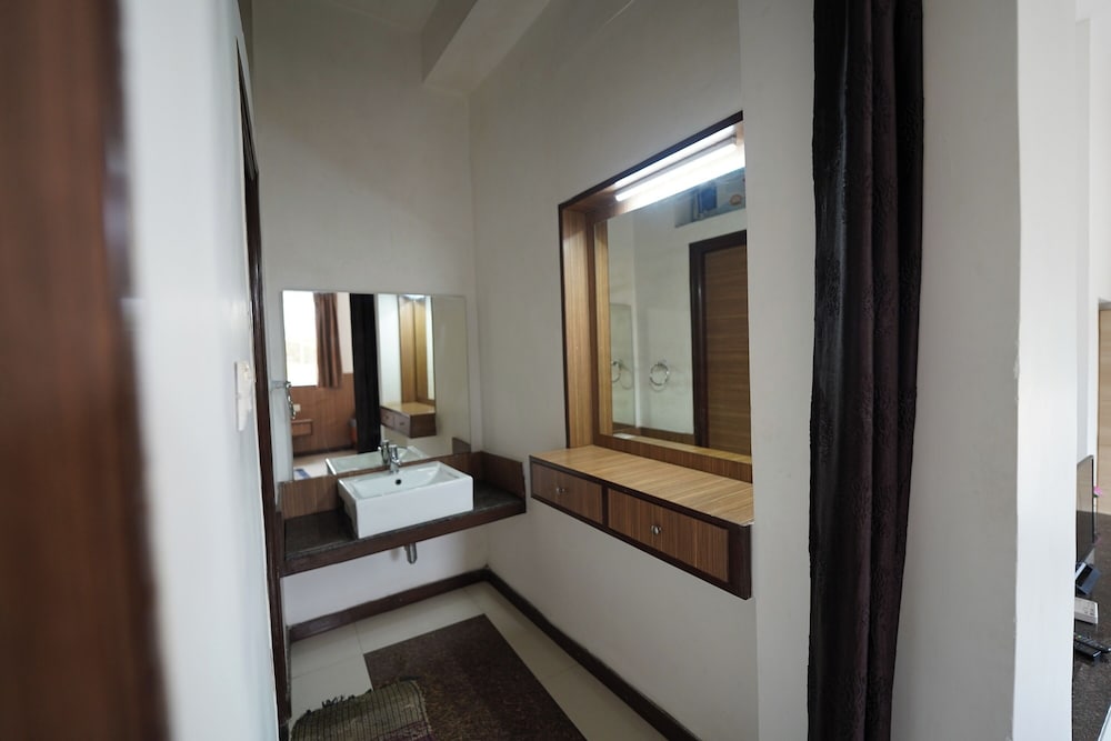 Bison Inn Ooty