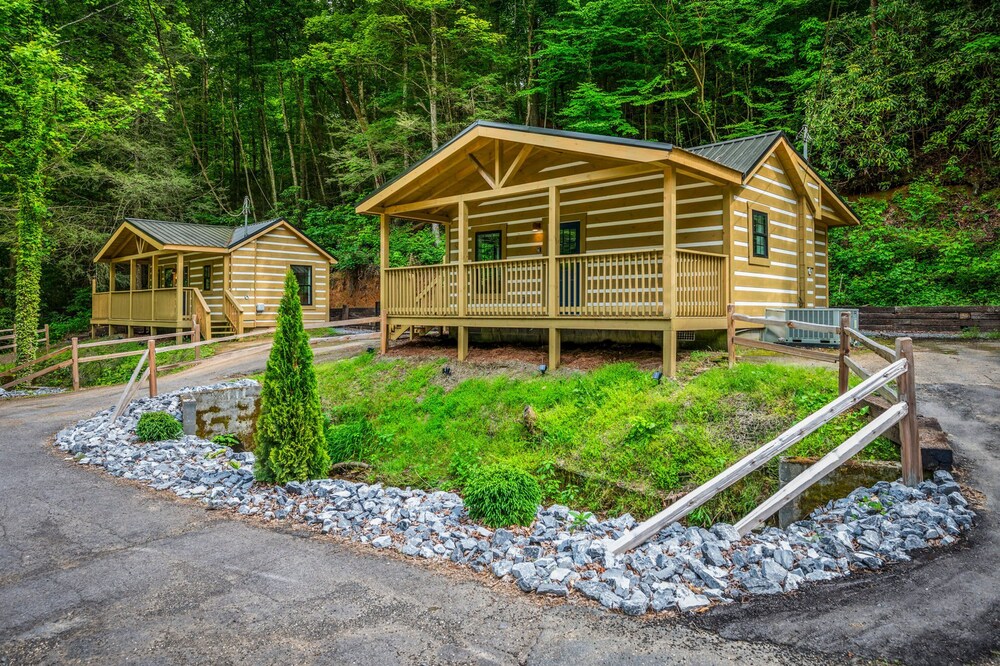 2bdrm Cabin 2 Gburg Pet Friendly Fire Pit Game