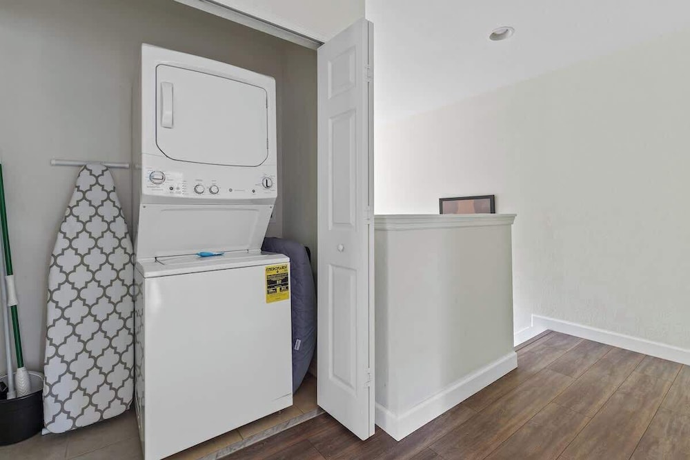 Pet Friendly 4 BR With Hot Tub