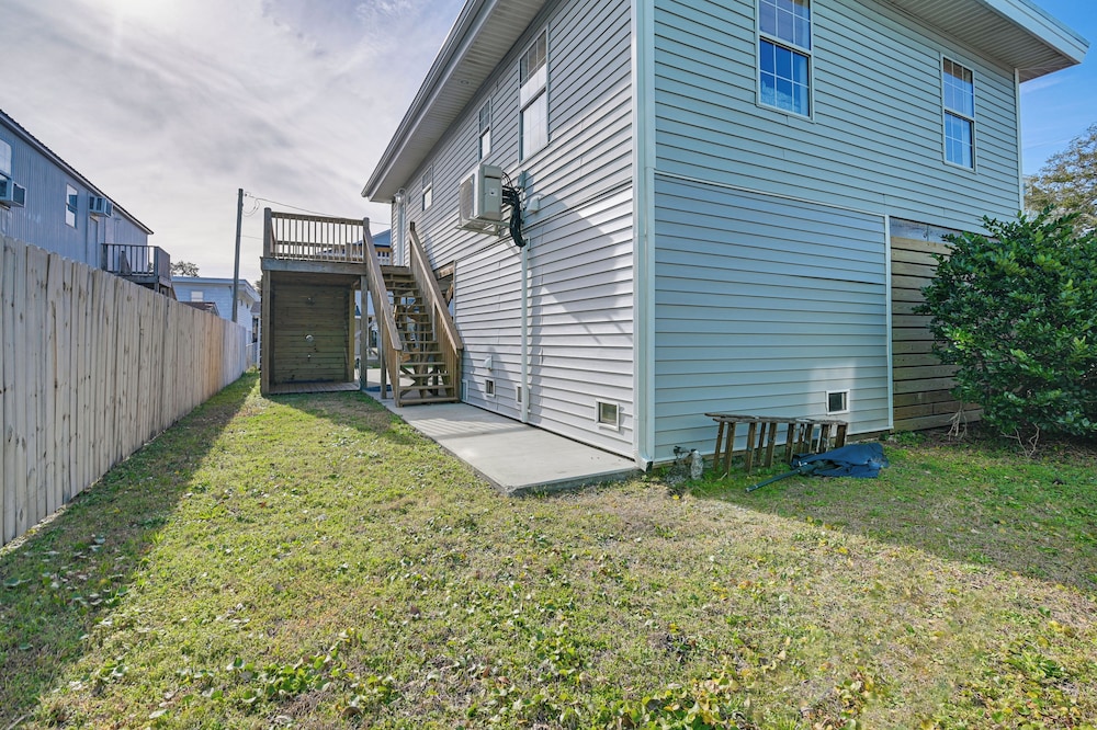1 Block to Beach: Home w/ Patio in Murrells Inlet!