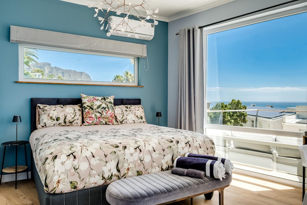 Camps Bay Villa w Pool Gym Studio Aqua Terra