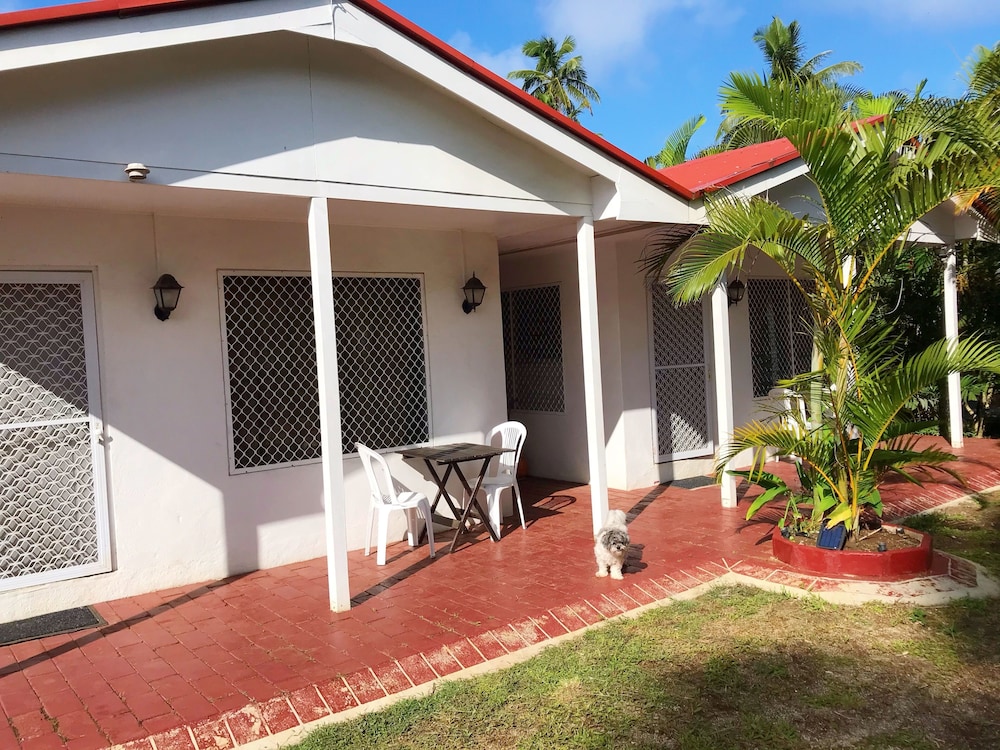 The Tropical Villa