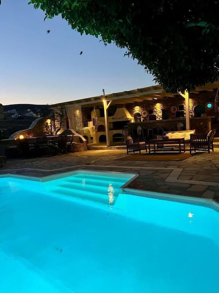 Casa Paros