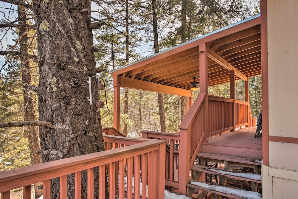 Cloudcroft Cabin w/ Deck: Near Skiing & Fishing!
