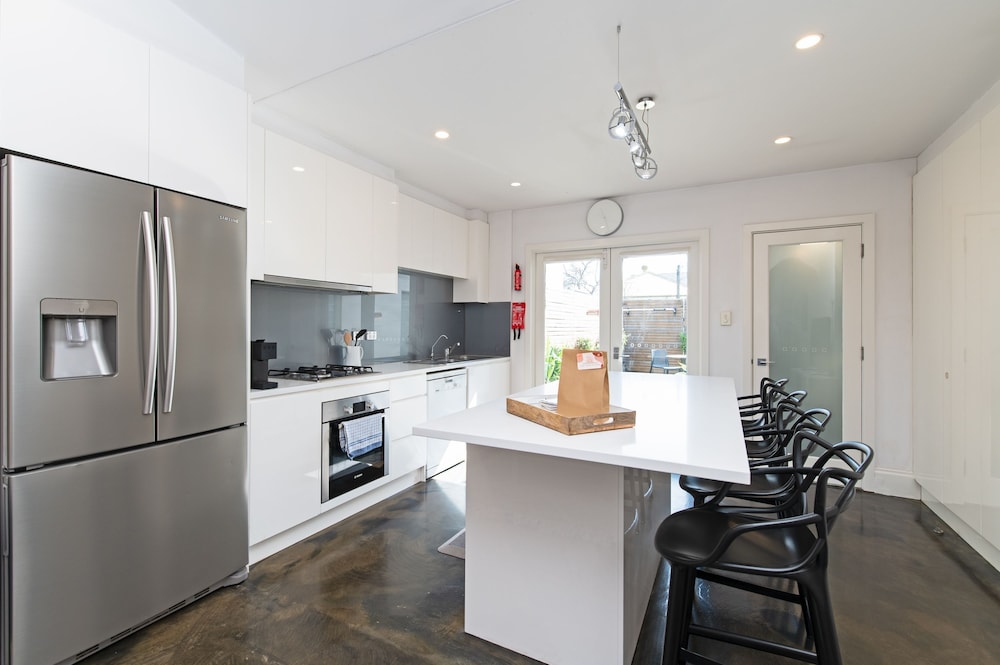 Lovely 2BR Home in Norwood