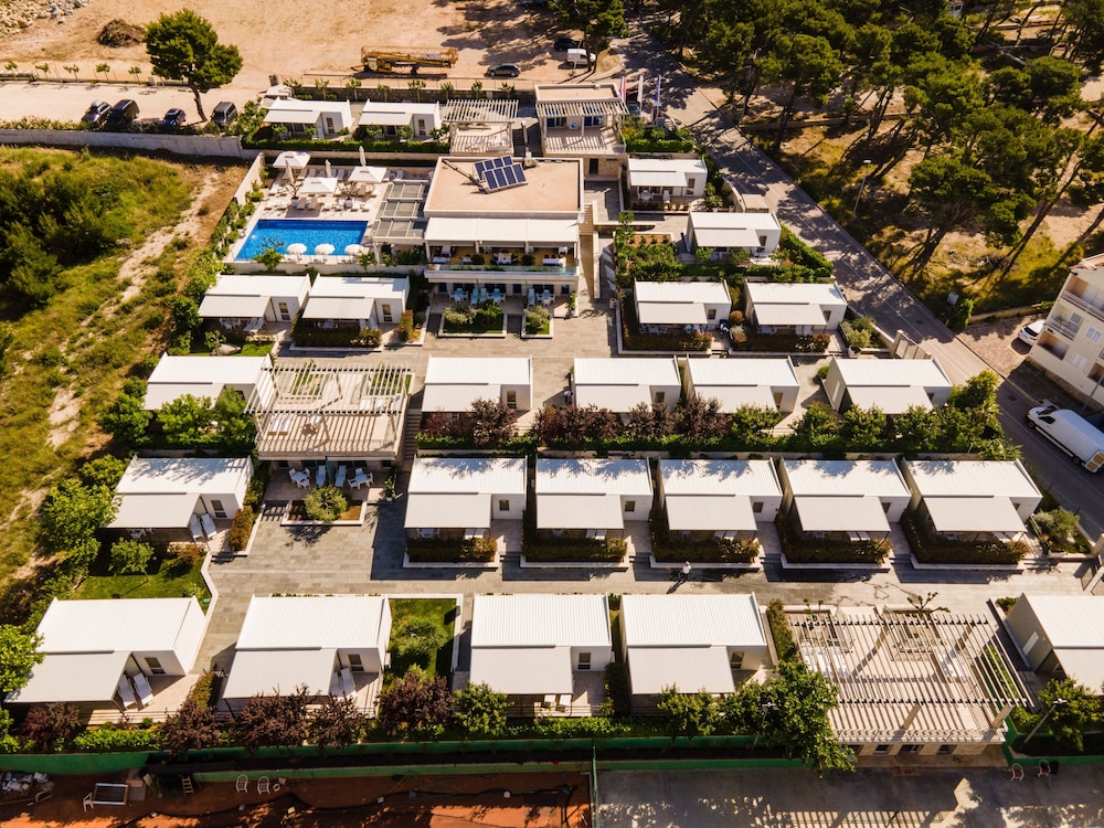 Poseidon Mobile Home Resort - Campsite