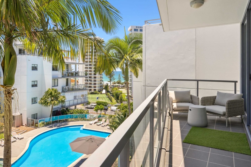 Coastal Escape Steps to Beach Full Resort Living