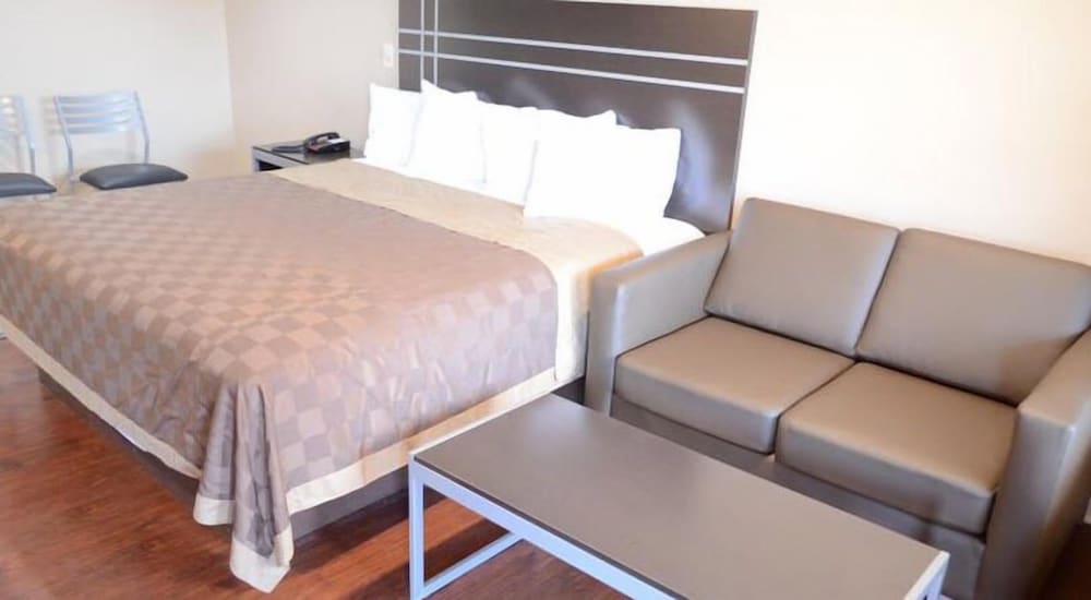 Regency Inn - Property Image 14