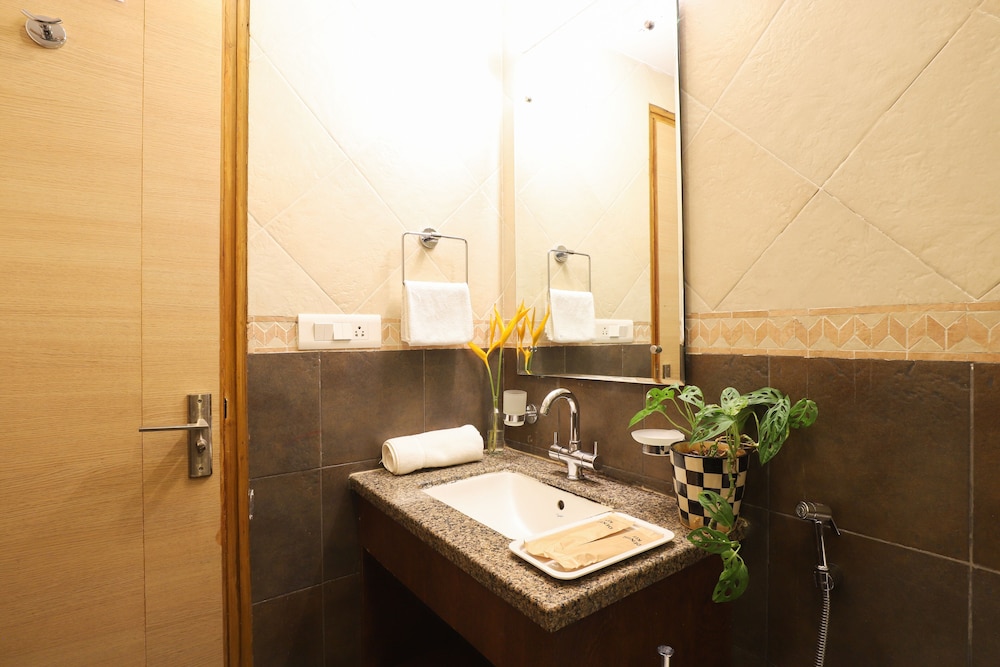 Alaya Stays Veera Strand Park 2BHK Apts