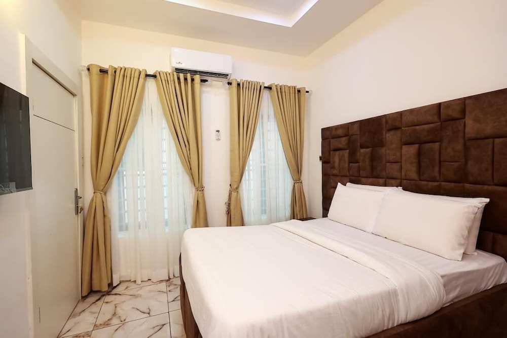 15 Sule Olusesi Rd view 3