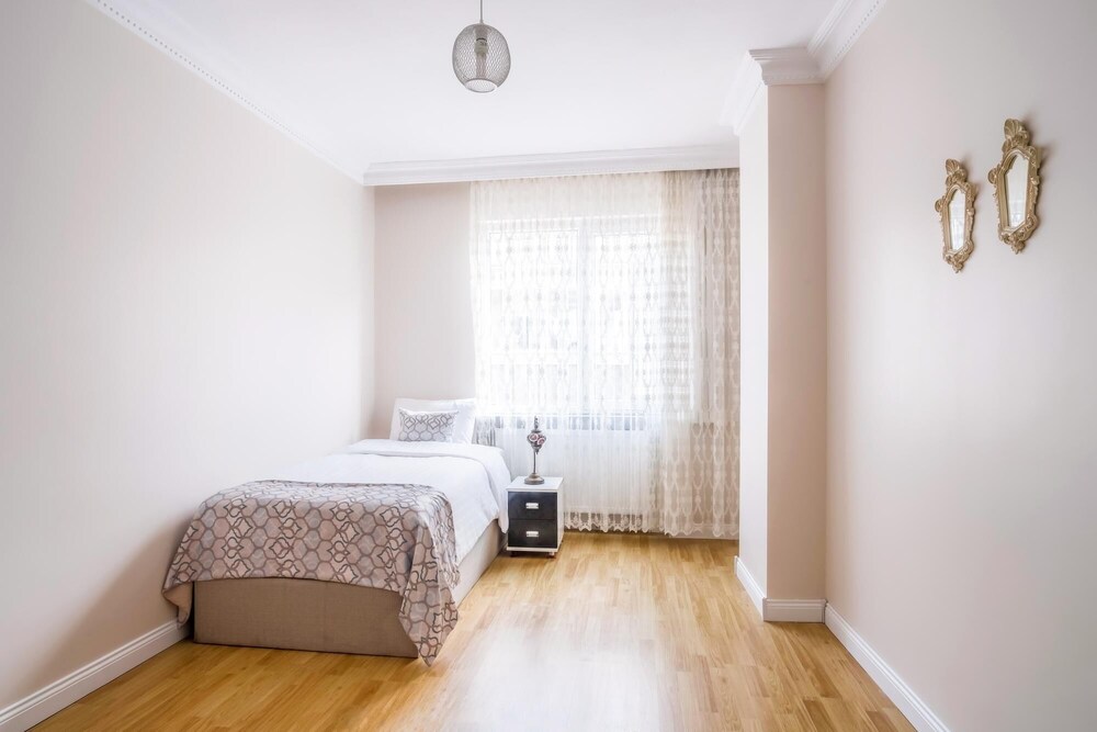 Spacious and Fully Furnished Flat in Bahcelievler